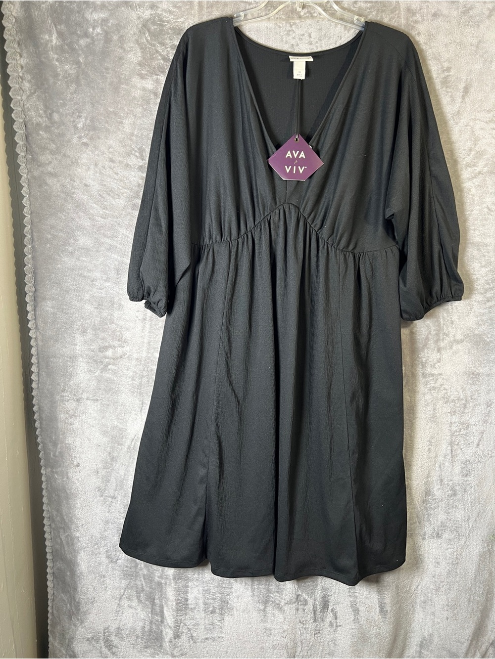 Ava & Viv Black V-Neck Gathered Waist Midi Dress - Picture 2 of 8